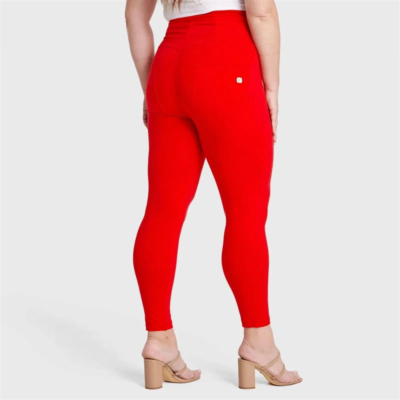 WRUP Curvy Fashion - Zip High Waisted - 7/8 Length - Red - Image 13